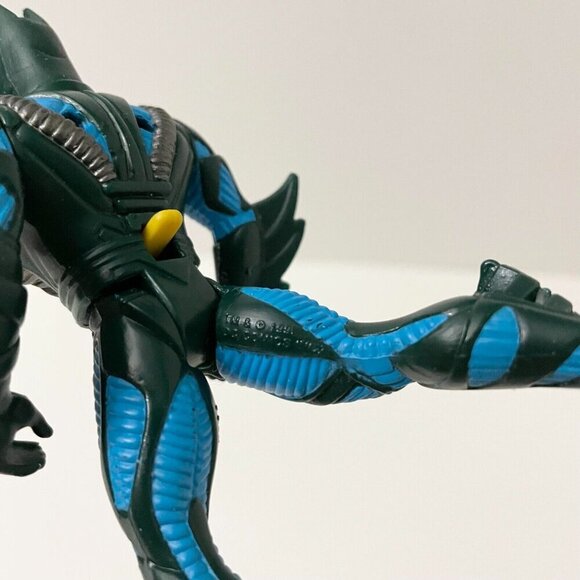 Vintage Batman Forever Night Hunter and Manta Ray Kenner Action Figure - Picture 10 of 16